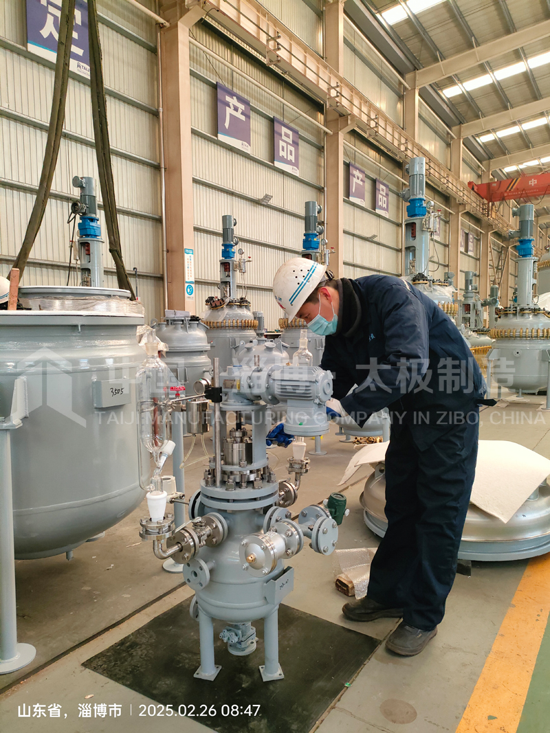 太極 5L 微型搪玻璃反應(yīng)釜通過(guò)全項(xiàng)檢驗(yàn)